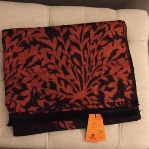 Cashmere silk scarf-reversible! NWT